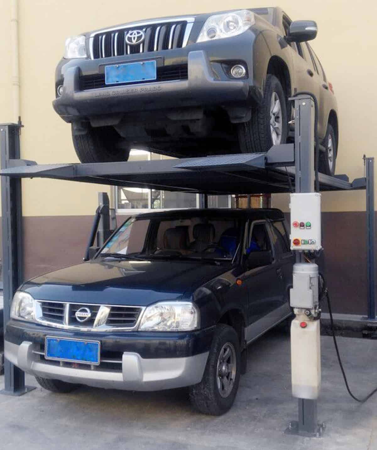 機械式車庫四柱簡易升降立體停車安裝效果.jpg